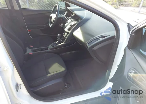 2016 Ford Focus S z USA, uszkodzony, nr VIN 1FADP3E26GL292793